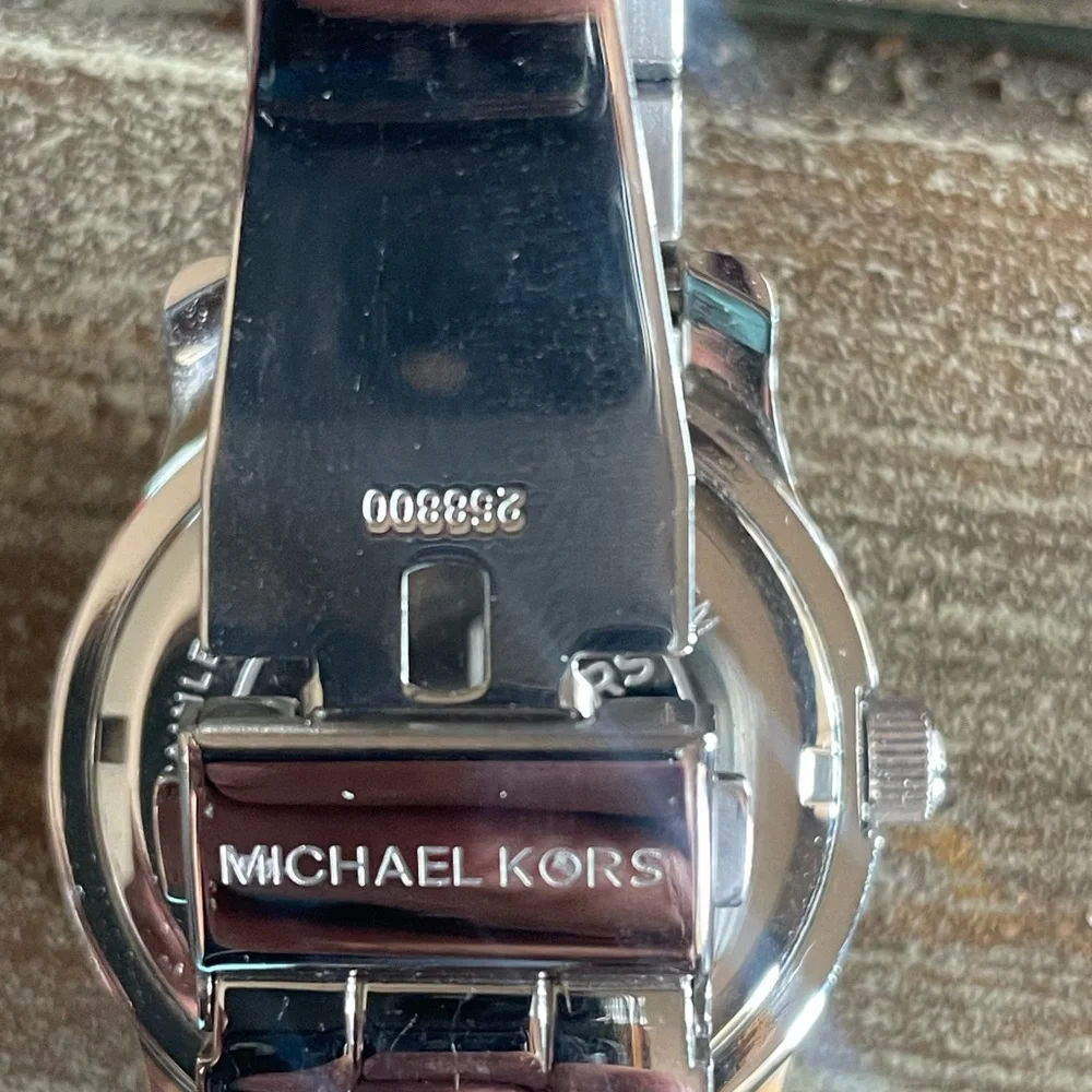 Michael Kors SS Runway Crystal-Embellished Watch MK5352 - Picture 5 of 8